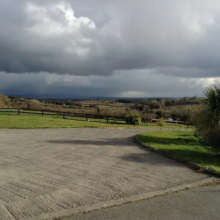 Hillview 3*